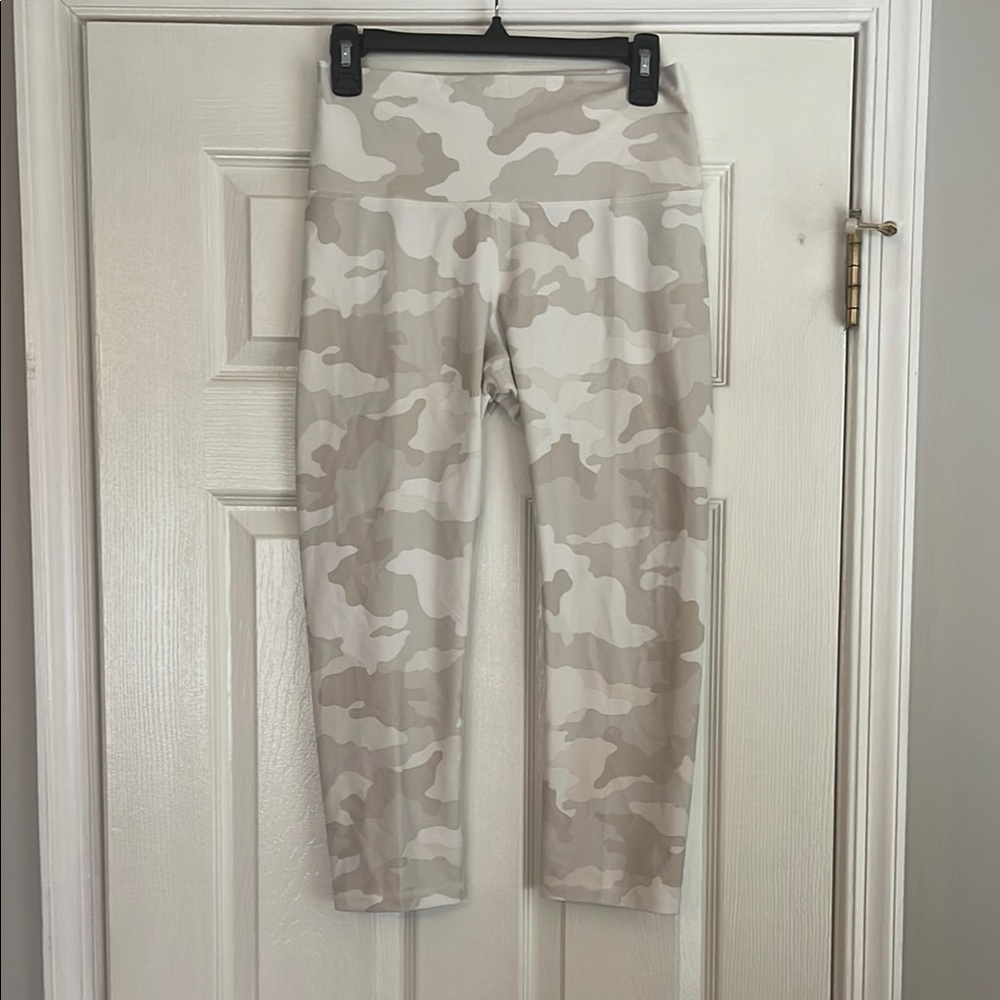 Old Navy Powersoft Active High Rise Go-Dry Camouflage Leggings